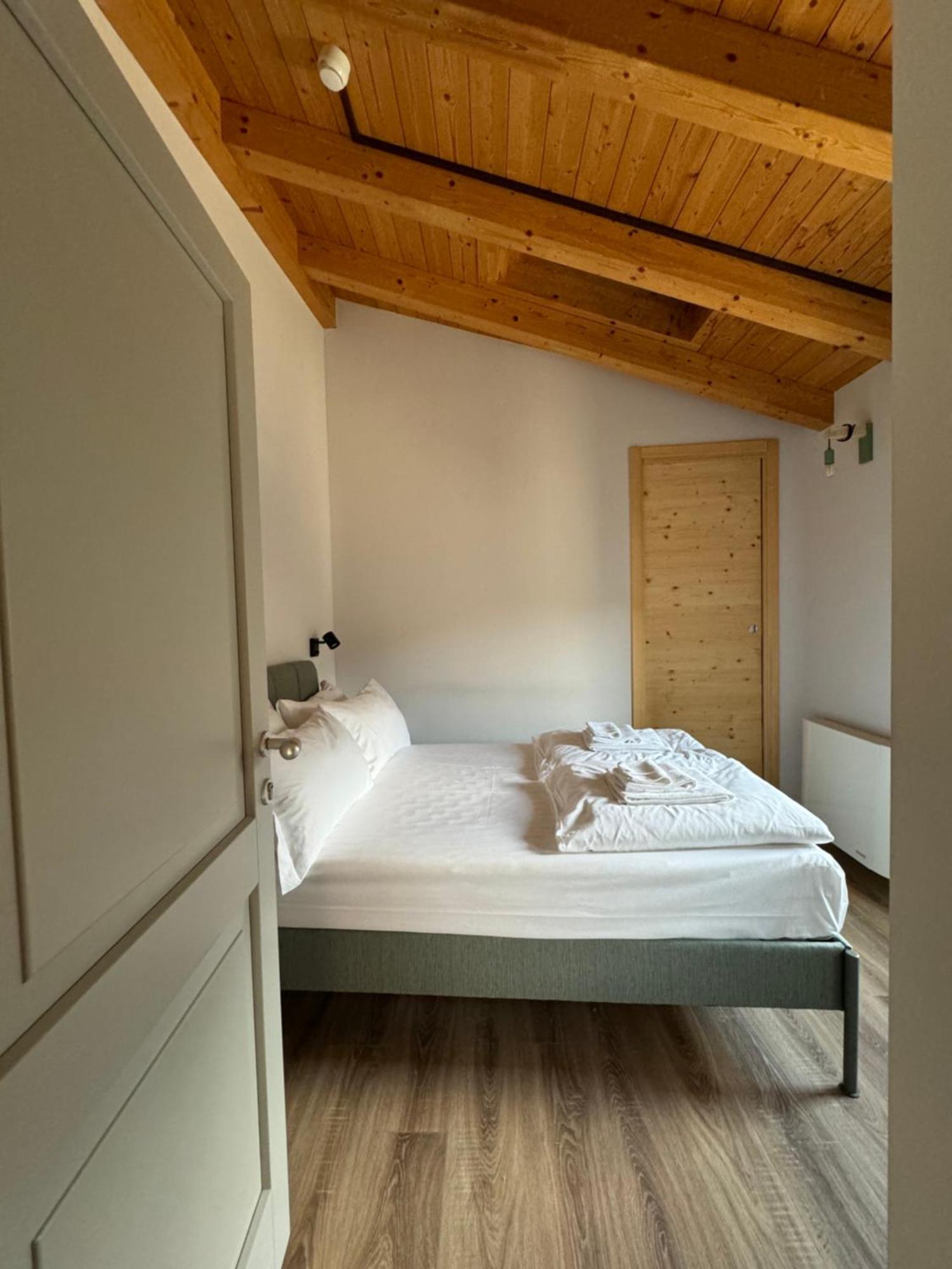 Locanda Via Priula Morbegno Bagian luar foto